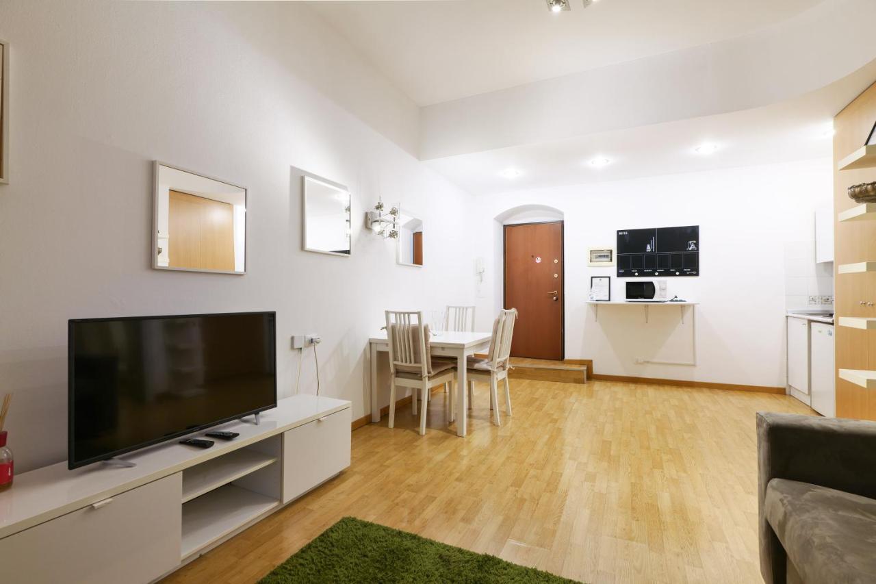 Luminoso Appartamento Con Balcone In Cadorna ミラノ エクステリア 写真