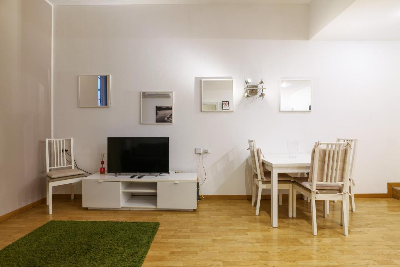 Luminoso Appartamento Con Balcone In Cadorna ミラノ エクステリア 写真